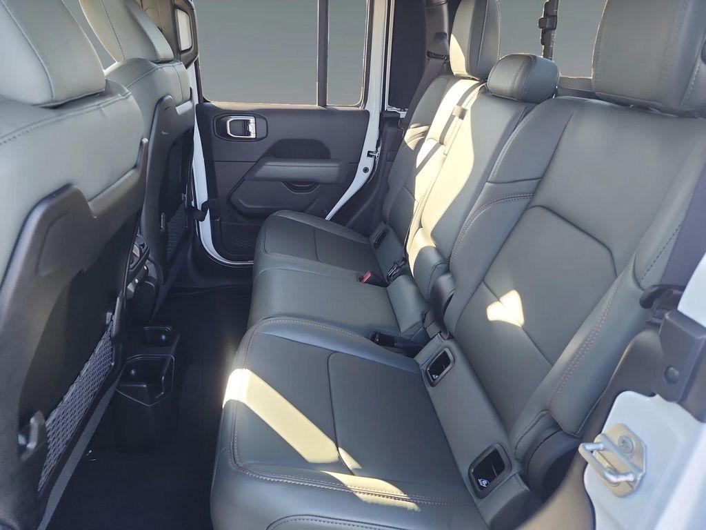 new 2025 Jeep Gladiator car, priced at $63,095