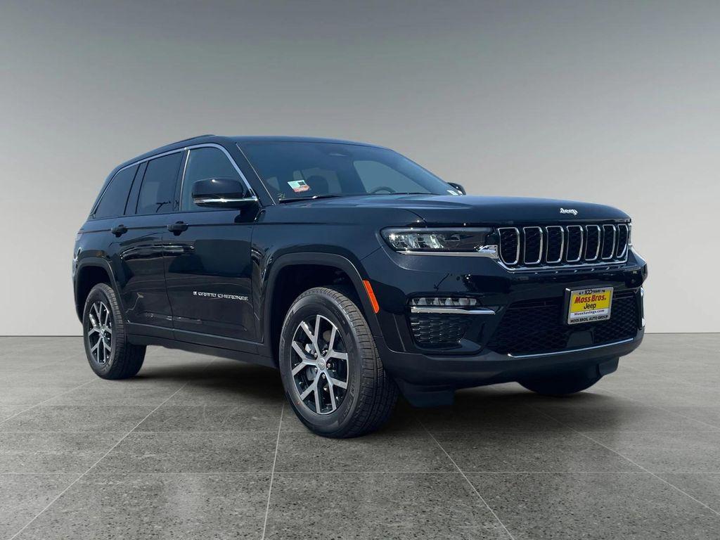 new 2025 Jeep Grand Cherokee car, priced at $47,495