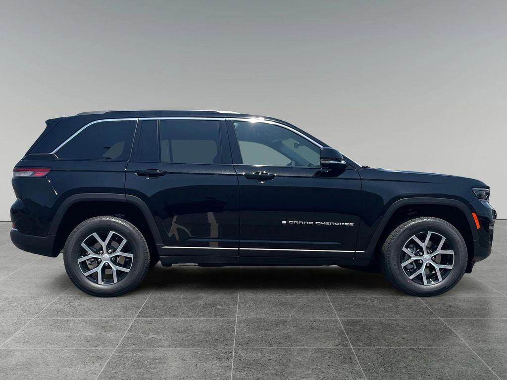 new 2025 Jeep Grand Cherokee car, priced at $47,495