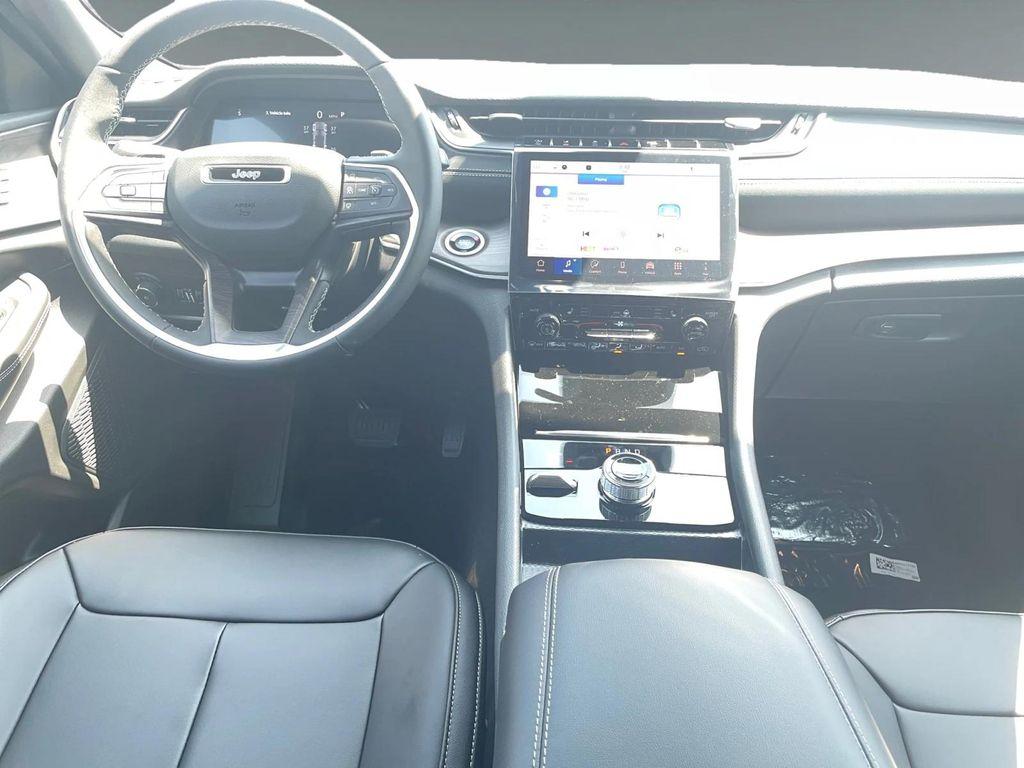 new 2025 Jeep Grand Cherokee car, priced at $47,495