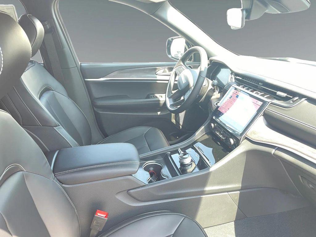 new 2025 Jeep Grand Cherokee car, priced at $47,495