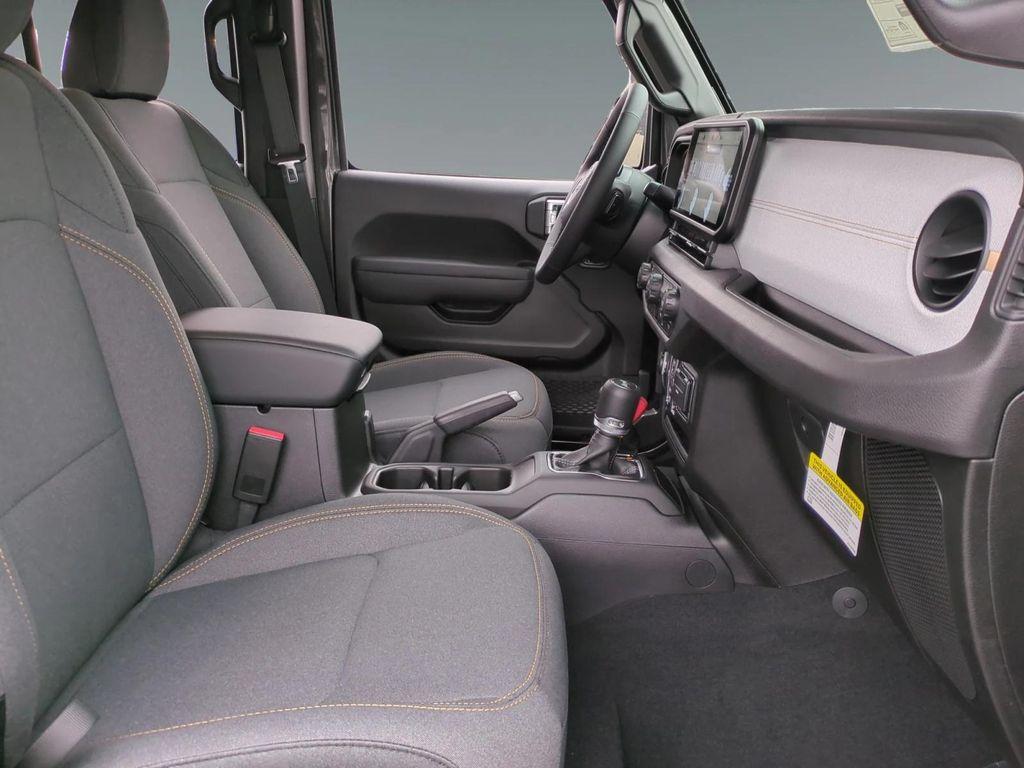 new 2025 Jeep Wrangler car, priced at $47,550