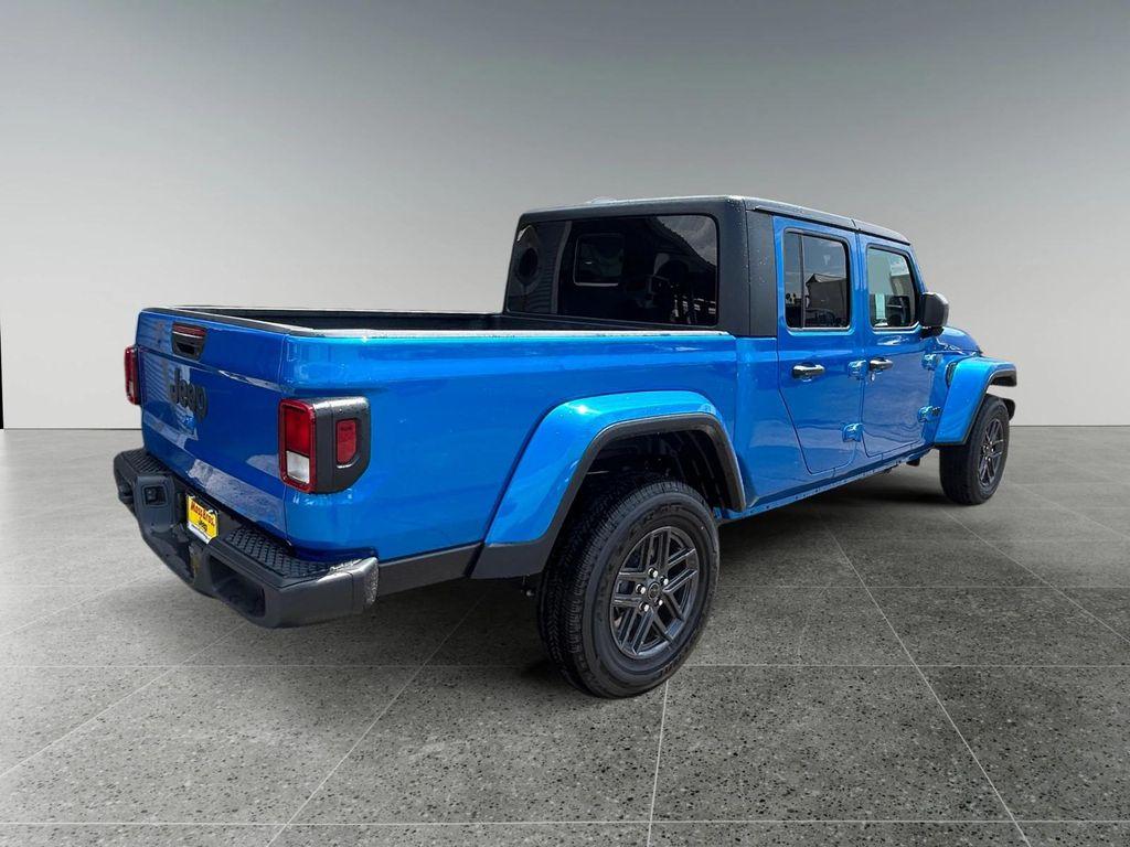 new 2025 Jeep Gladiator car, priced at $50,400
