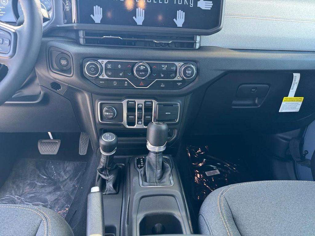 new 2025 Jeep Wrangler car, priced at $47,450