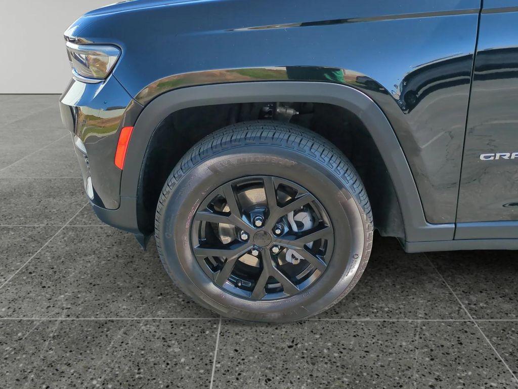 used 2023 Jeep Grand Cherokee car, priced at $27,900