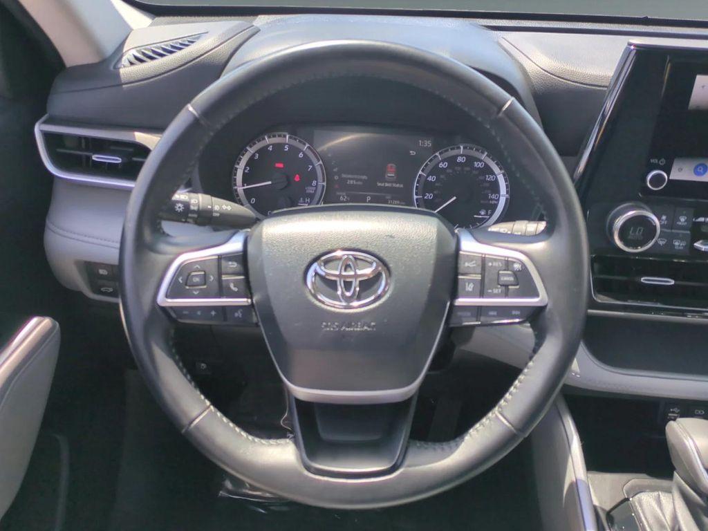 used 2023 Toyota Highlander car, priced at $32,500