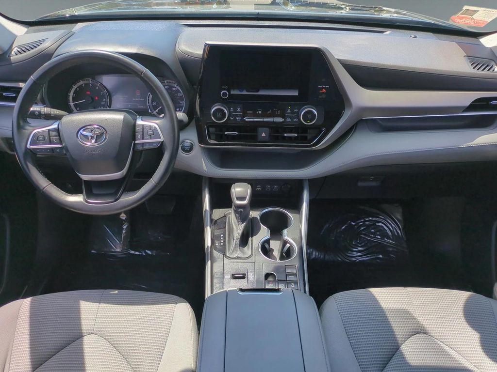 used 2023 Toyota Highlander car, priced at $32,500