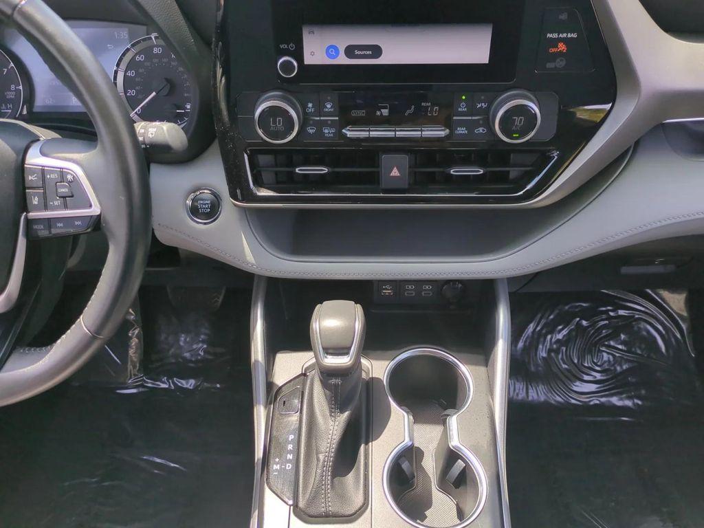 used 2023 Toyota Highlander car, priced at $32,500