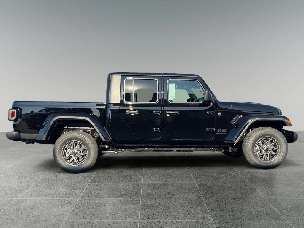 new 2025 Jeep Gladiator car, priced at $51,525