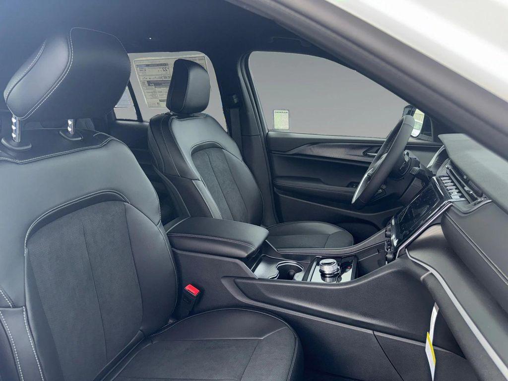 new 2025 Jeep Grand Cherokee car, priced at $45,635