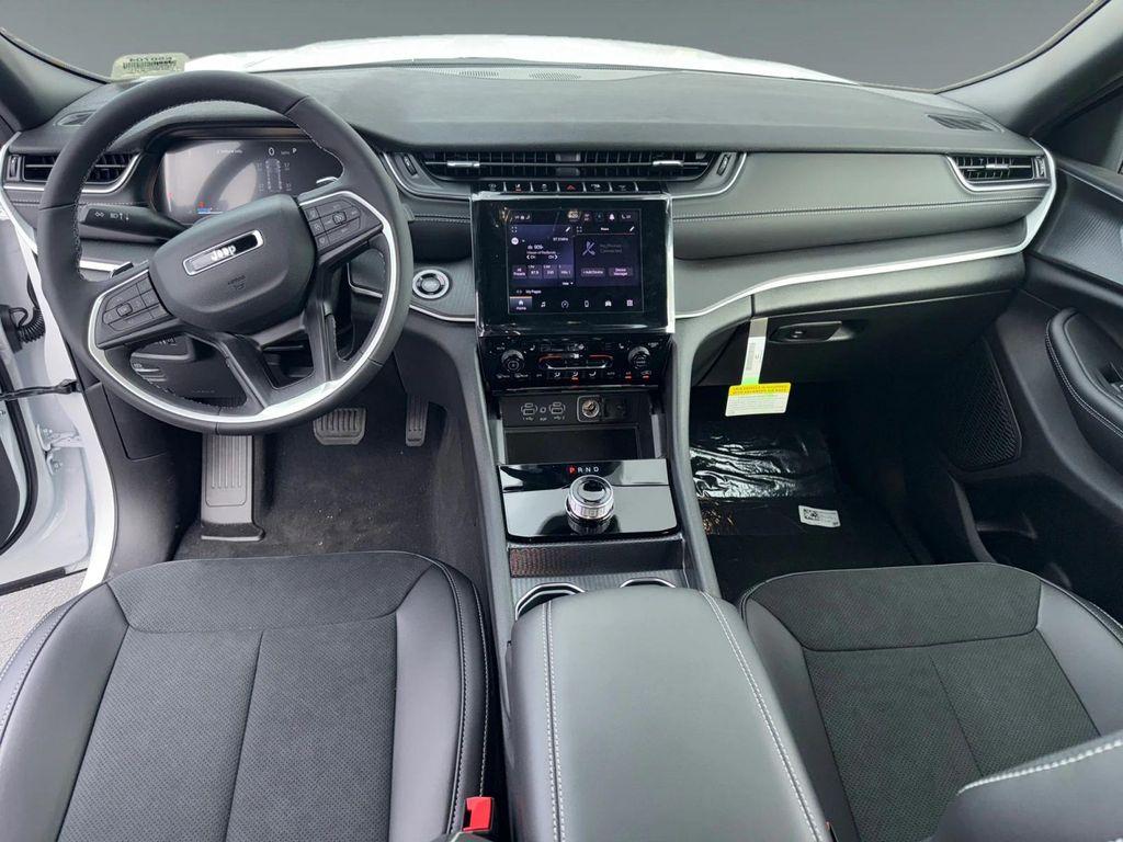 new 2025 Jeep Grand Cherokee car, priced at $45,635