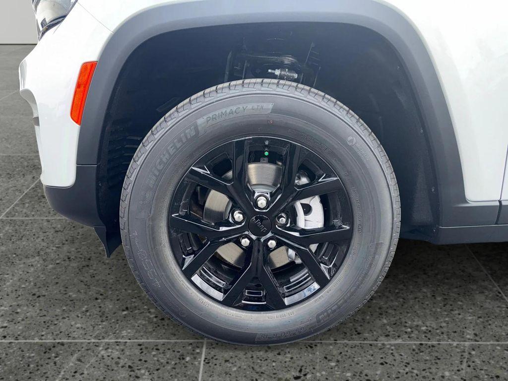 new 2025 Jeep Grand Cherokee car, priced at $45,635