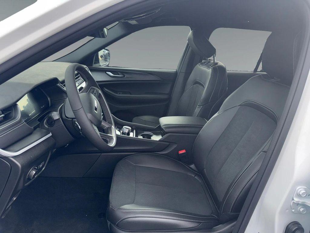 new 2025 Jeep Grand Cherokee car, priced at $45,635