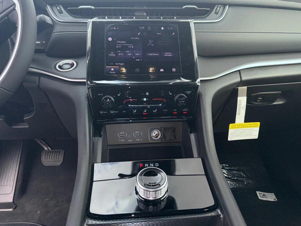 new 2025 Jeep Grand Cherokee car, priced at $45,635