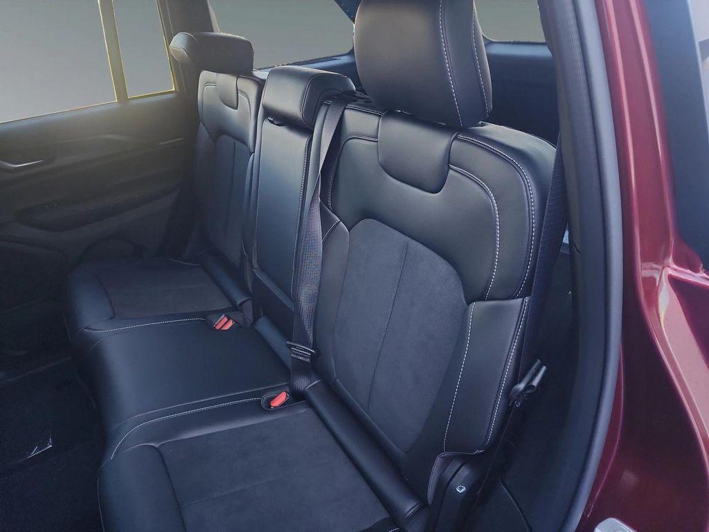new 2025 Jeep Grand Cherokee car, priced at $46,230