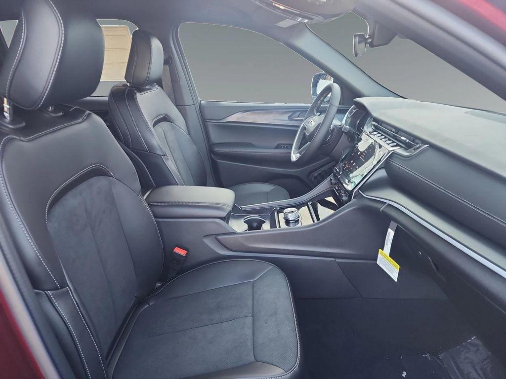 new 2025 Jeep Grand Cherokee car, priced at $46,230