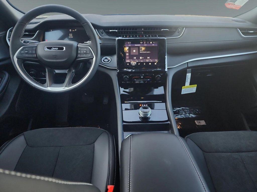 new 2025 Jeep Grand Cherokee car, priced at $46,230