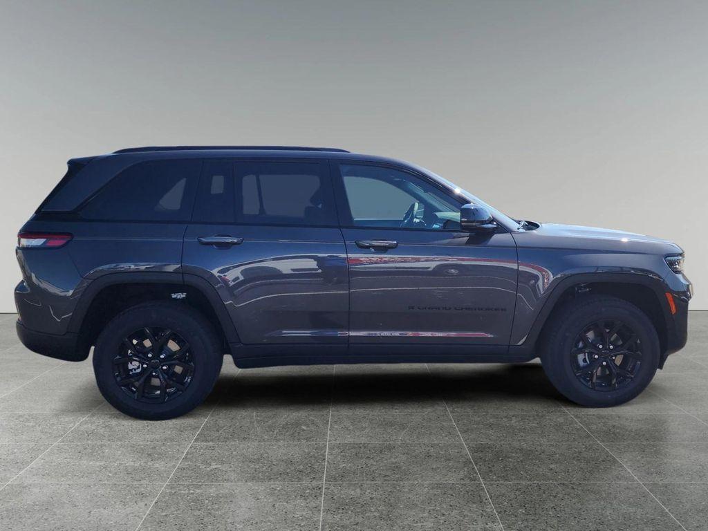 new 2025 Jeep Grand Cherokee car, priced at $46,230
