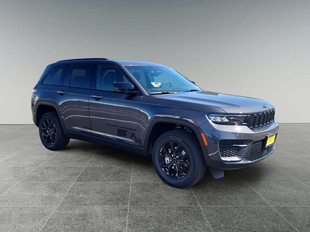 new 2025 Jeep Grand Cherokee car, priced at $46,230