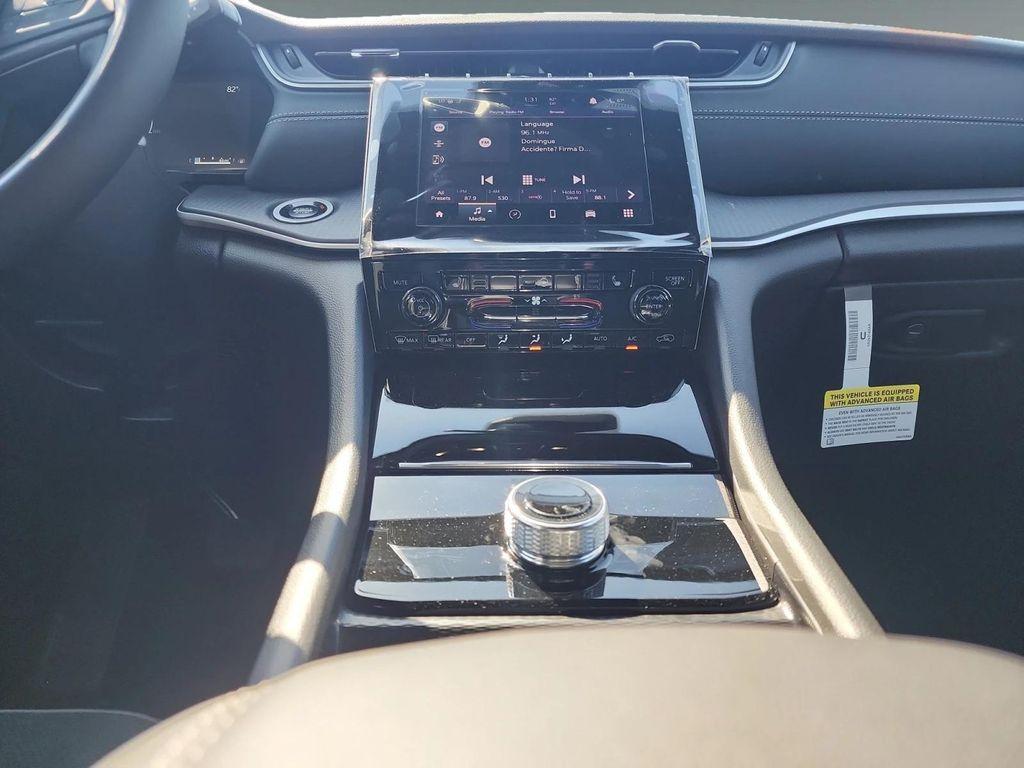 new 2025 Jeep Grand Cherokee car, priced at $46,230