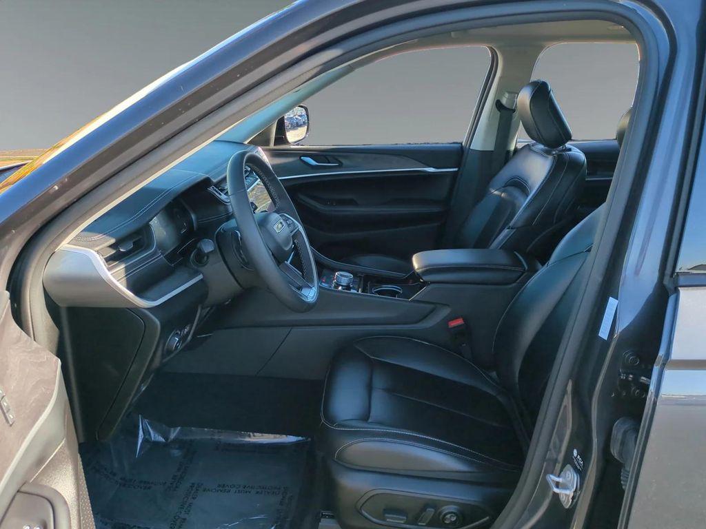 used 2023 Jeep Grand Cherokee car