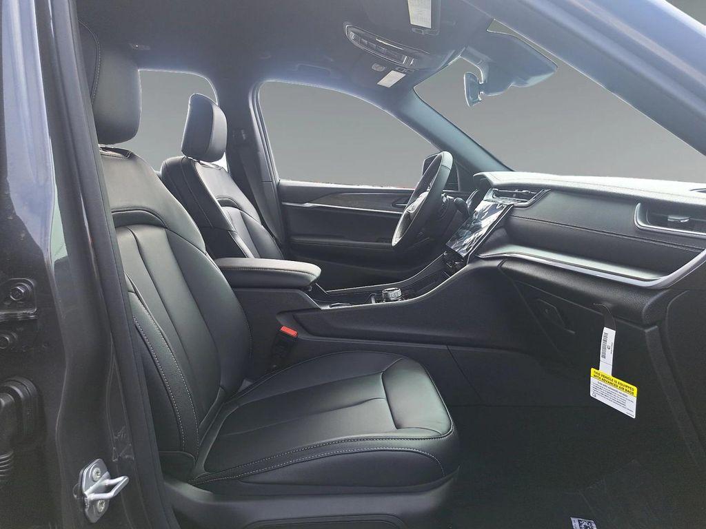 new 2025 Jeep Grand Cherokee L car, priced at $49,295