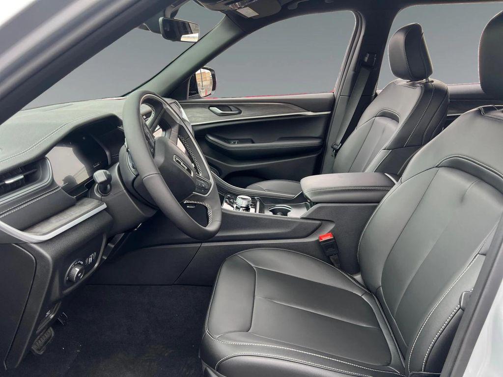 new 2025 Jeep Grand Cherokee L car, priced at $49,495