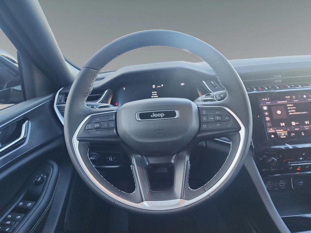 new 2025 Jeep Grand Cherokee car, priced at $46,730