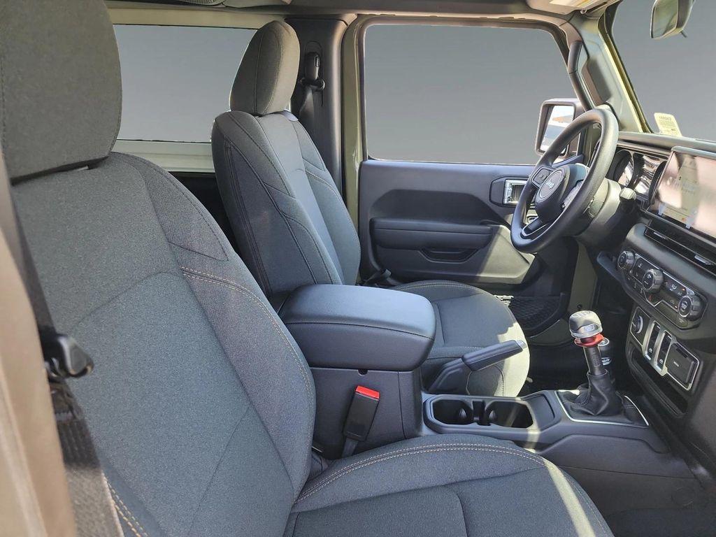 new 2025 Jeep Wrangler car, priced at $37,075
