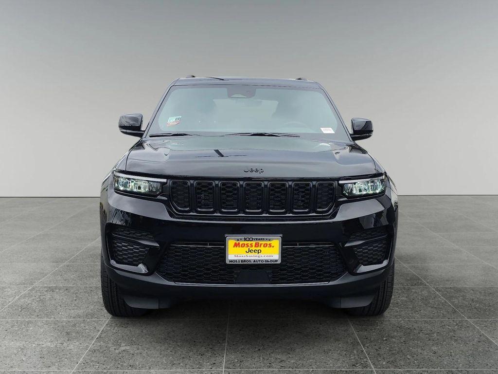 new 2025 Jeep Grand Cherokee car, priced at $44,230