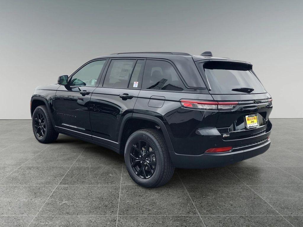 new 2025 Jeep Grand Cherokee car, priced at $44,230