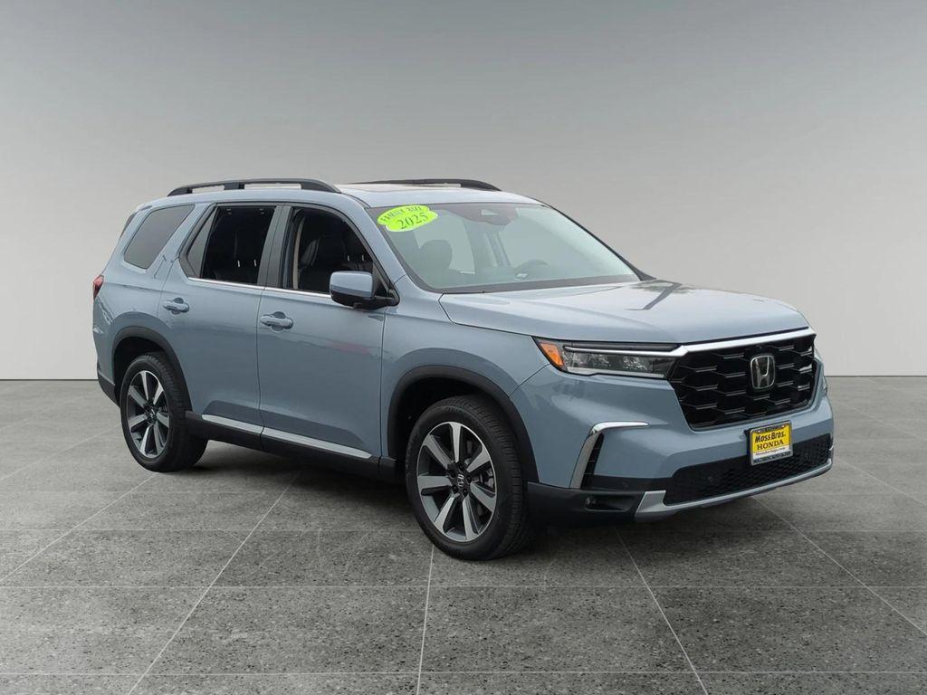 used 2025 Honda Pilot car, priced at $50,036
