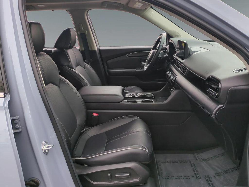 used 2025 Honda Pilot car, priced at $50,036