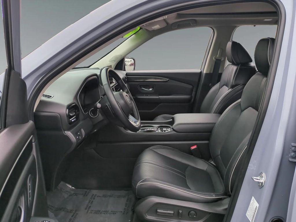used 2025 Honda Pilot car, priced at $50,036