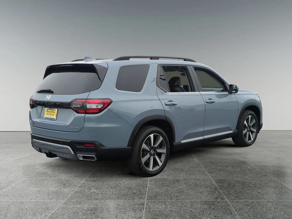 used 2025 Honda Pilot car, priced at $50,036