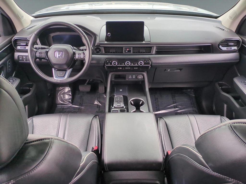 used 2025 Honda Pilot car, priced at $50,036