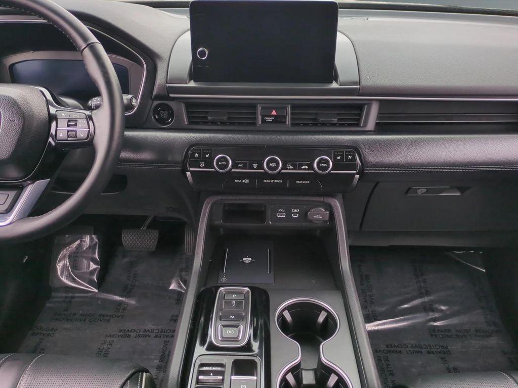 used 2025 Honda Pilot car, priced at $50,036