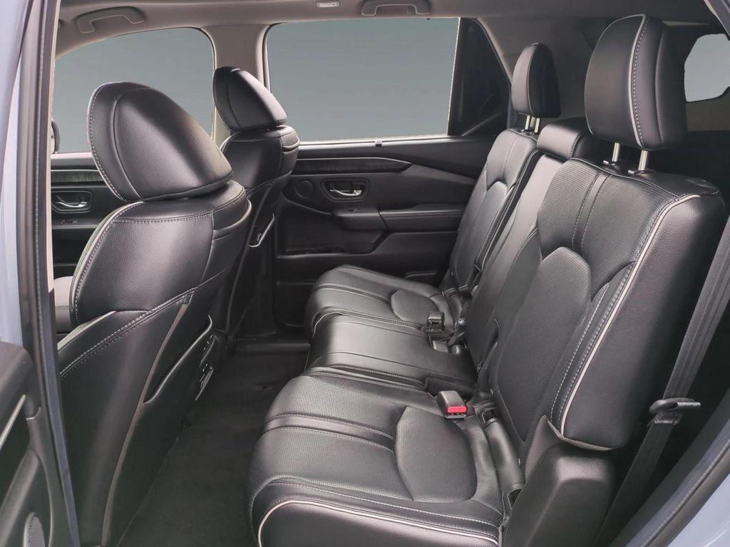 used 2025 Honda Pilot car, priced at $50,036