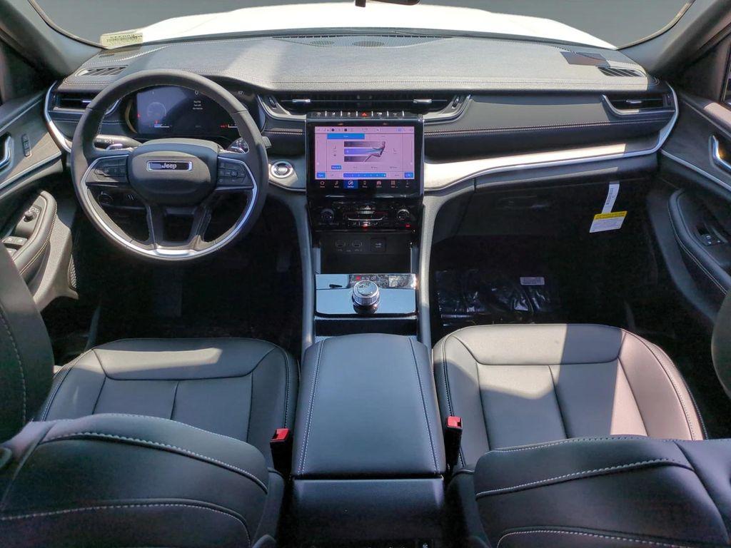 new 2025 Jeep Grand Cherokee L car, priced at $46,900