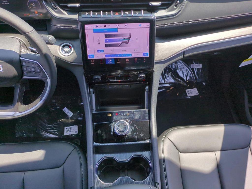 new 2025 Jeep Grand Cherokee L car, priced at $46,900