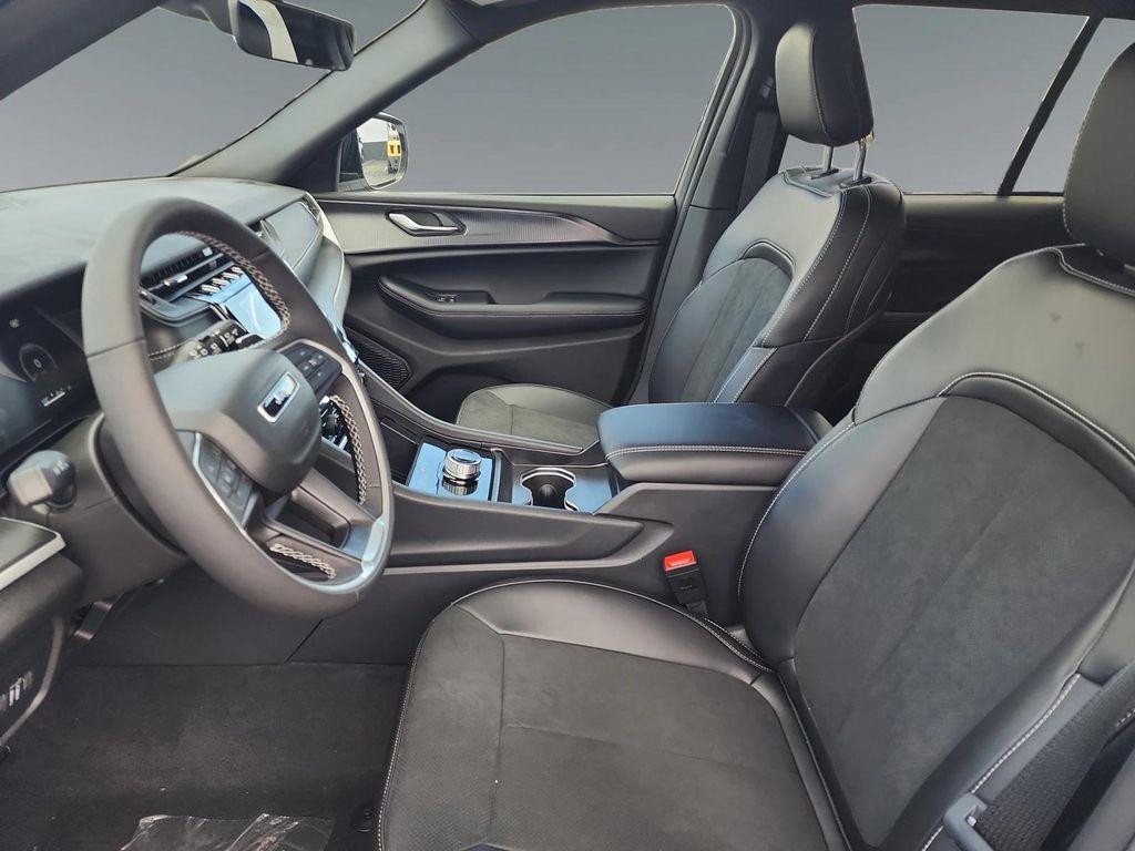 new 2025 Jeep Grand Cherokee car, priced at $43,635