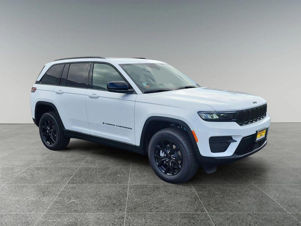 new 2025 Jeep Grand Cherokee car, priced at $43,635