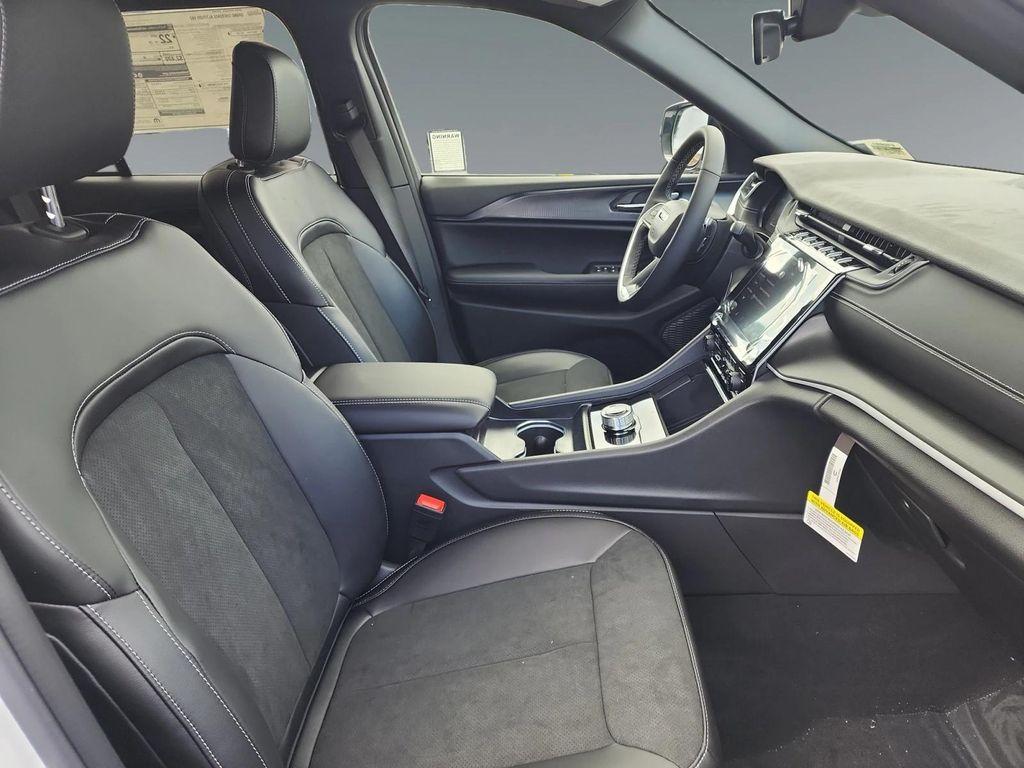new 2025 Jeep Grand Cherokee car, priced at $43,635