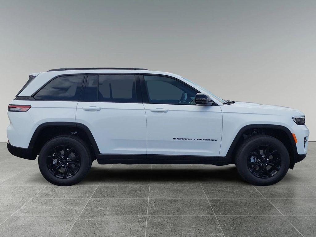 new 2025 Jeep Grand Cherokee car, priced at $43,635