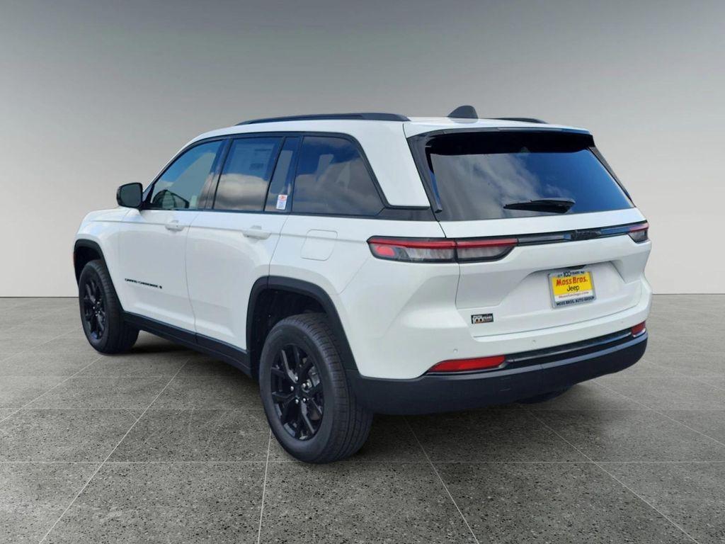 new 2025 Jeep Grand Cherokee car, priced at $43,635