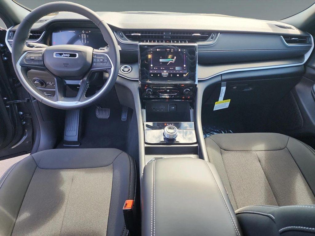 new 2025 Jeep Grand Cherokee car, priced at $41,625