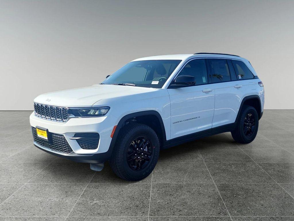 new 2025 Jeep Grand Cherokee car, priced at $40,825