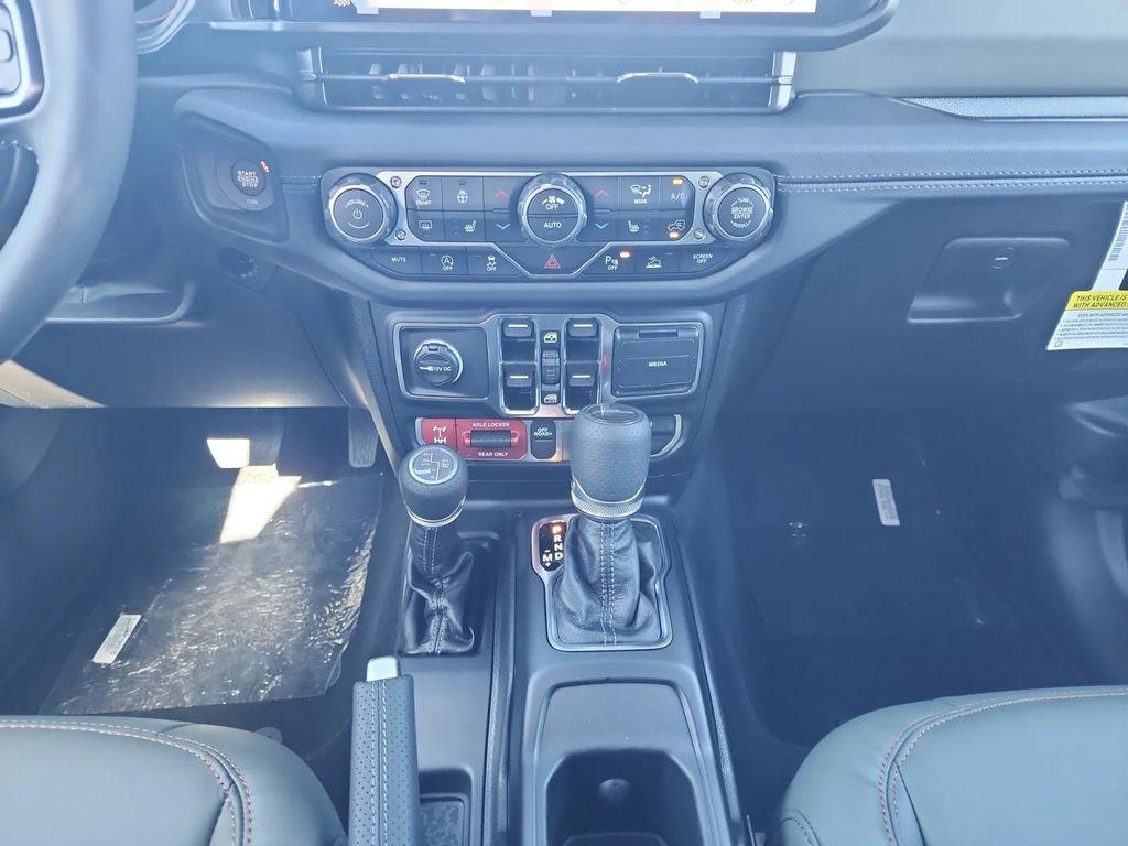 new 2025 Jeep Gladiator car, priced at $63,690