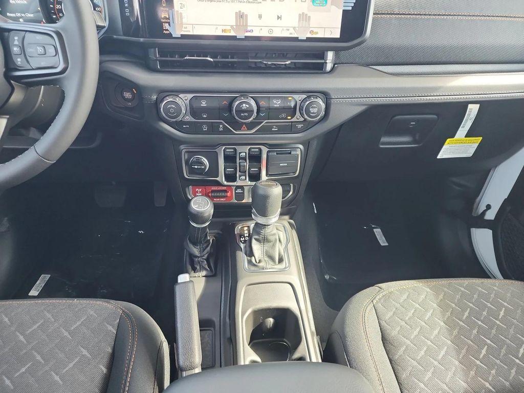 new 2025 Jeep Gladiator car, priced at $57,080