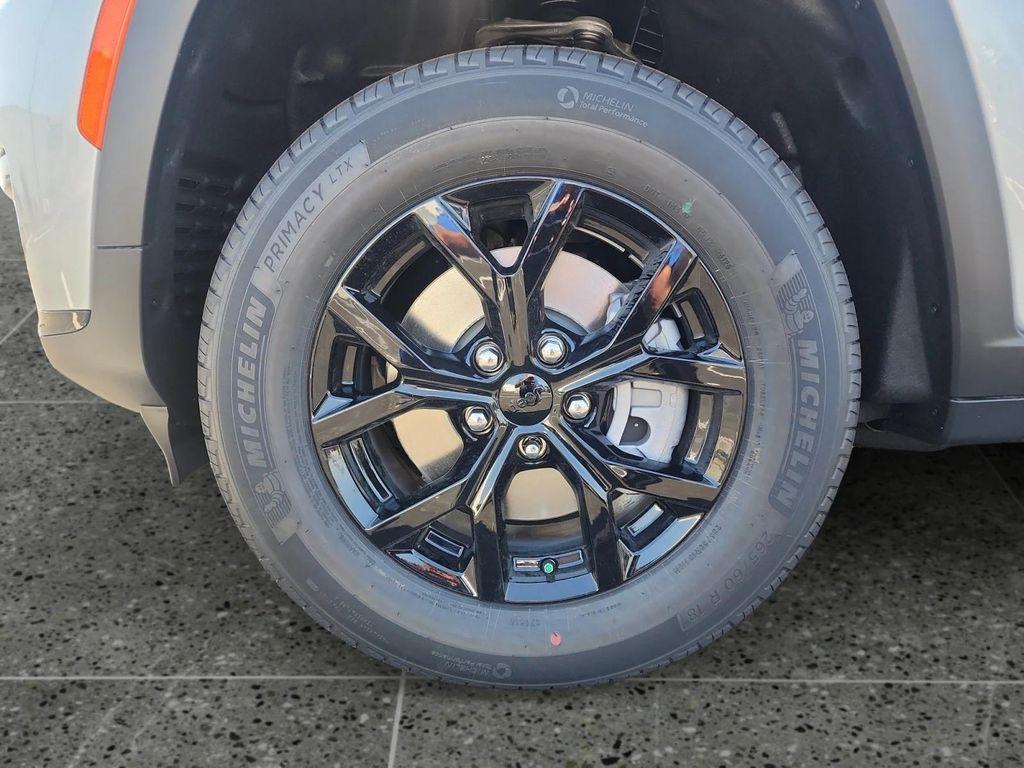 new 2025 Jeep Grand Cherokee L car, priced at $46,230